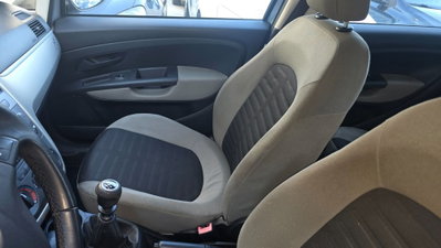 Fiat Grande Punto 1.4 5 porte Dynamic (15)