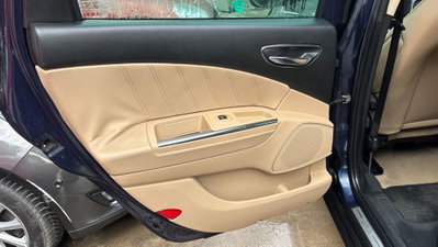 Lancia Delta 1.6 MJT DPF Oro (12)