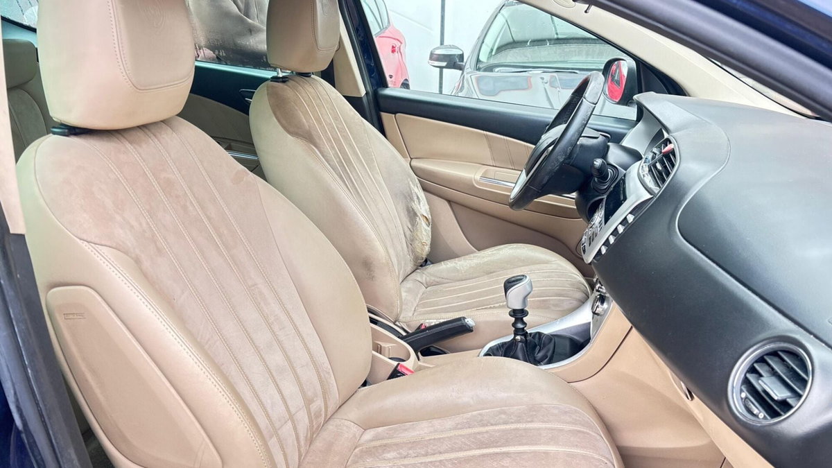 Lancia Delta 1.6 MJT DPF Oro (16)