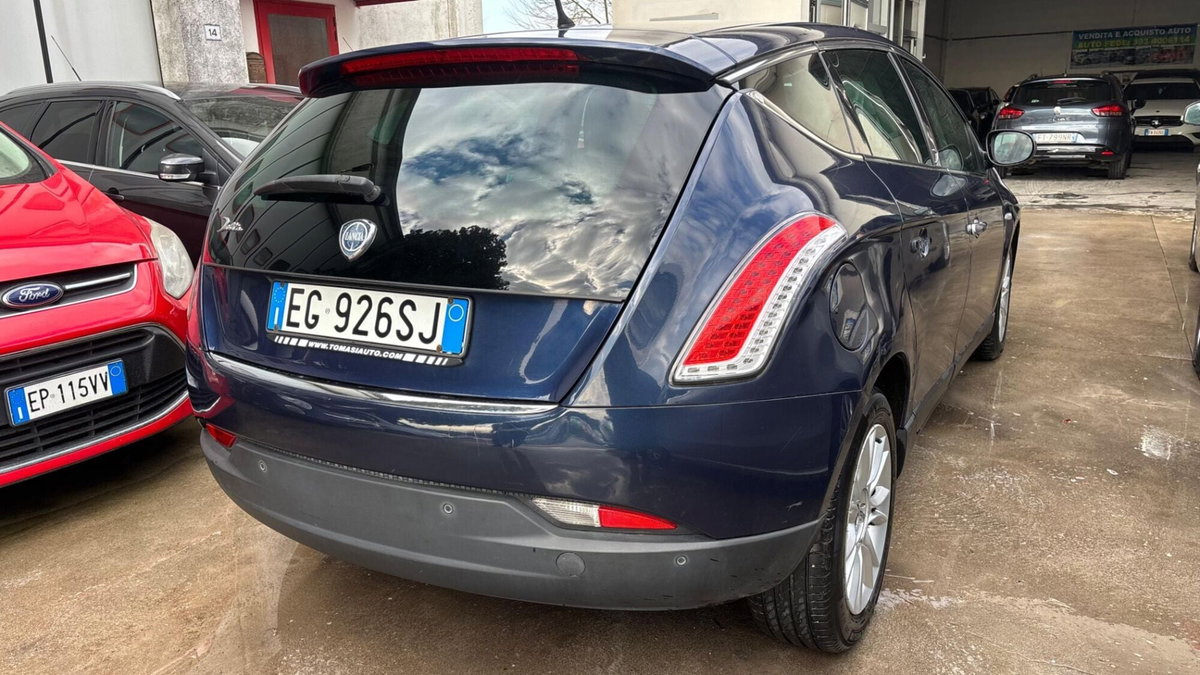 Lancia Delta 1.6 MJT DPF Oro (5)