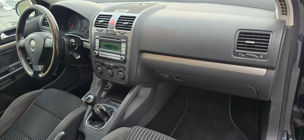 Volkswagen Golf 1.9 TDI DPF 5p. GT Sport (14)