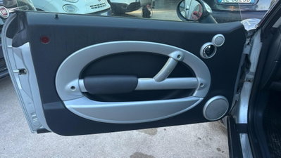 MINI Mini 1.6 16V Cooper (4)