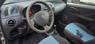 Fiat Punto 1.2 5 porte Actual (10)
