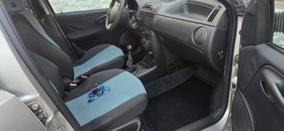Fiat Punto 1.2 5 porte Actual (15)