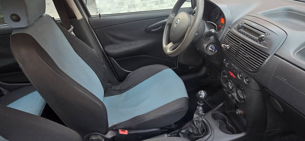 Fiat Punto 1.2 5 porte Actual (17)