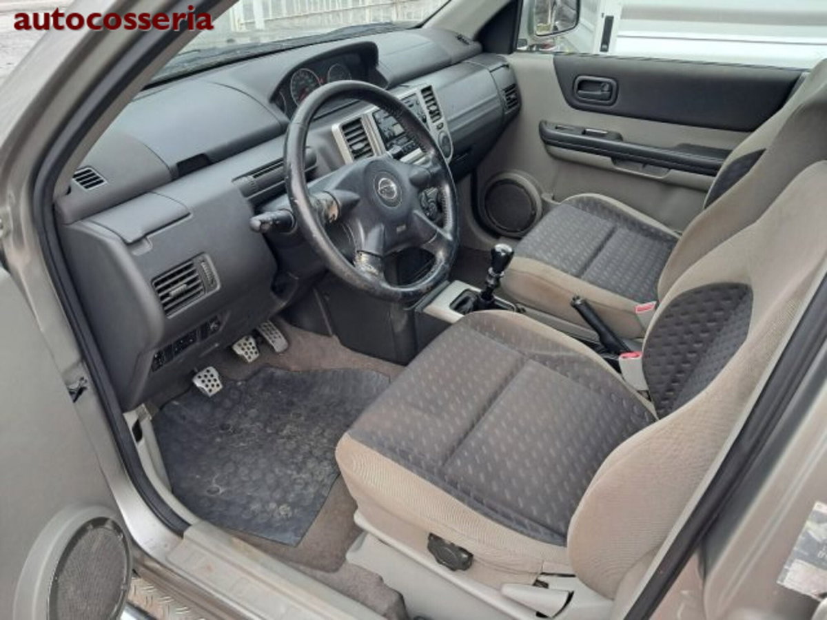 Nissan X-Trail 2.2 TD Di Elegance (2)