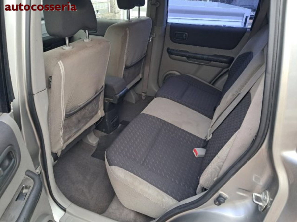 Nissan X-Trail 2.2 TD Di Elegance (3)