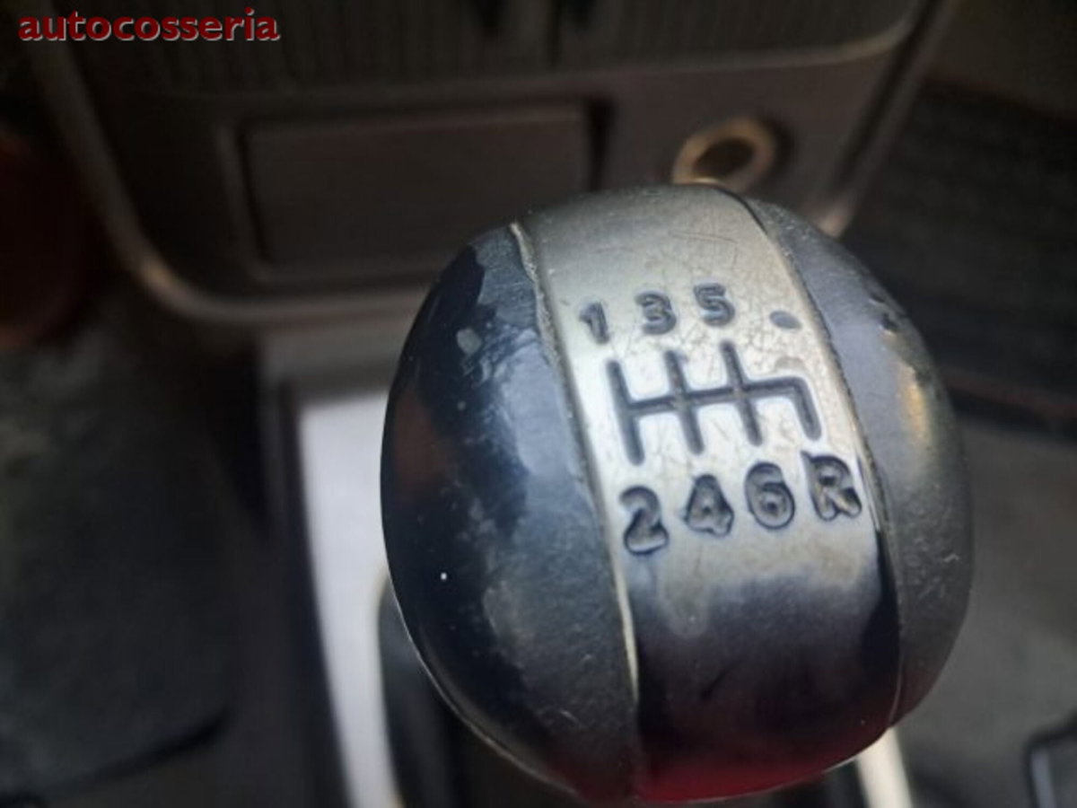 Nissan X-Trail 2.2 TD Di Elegance (8)