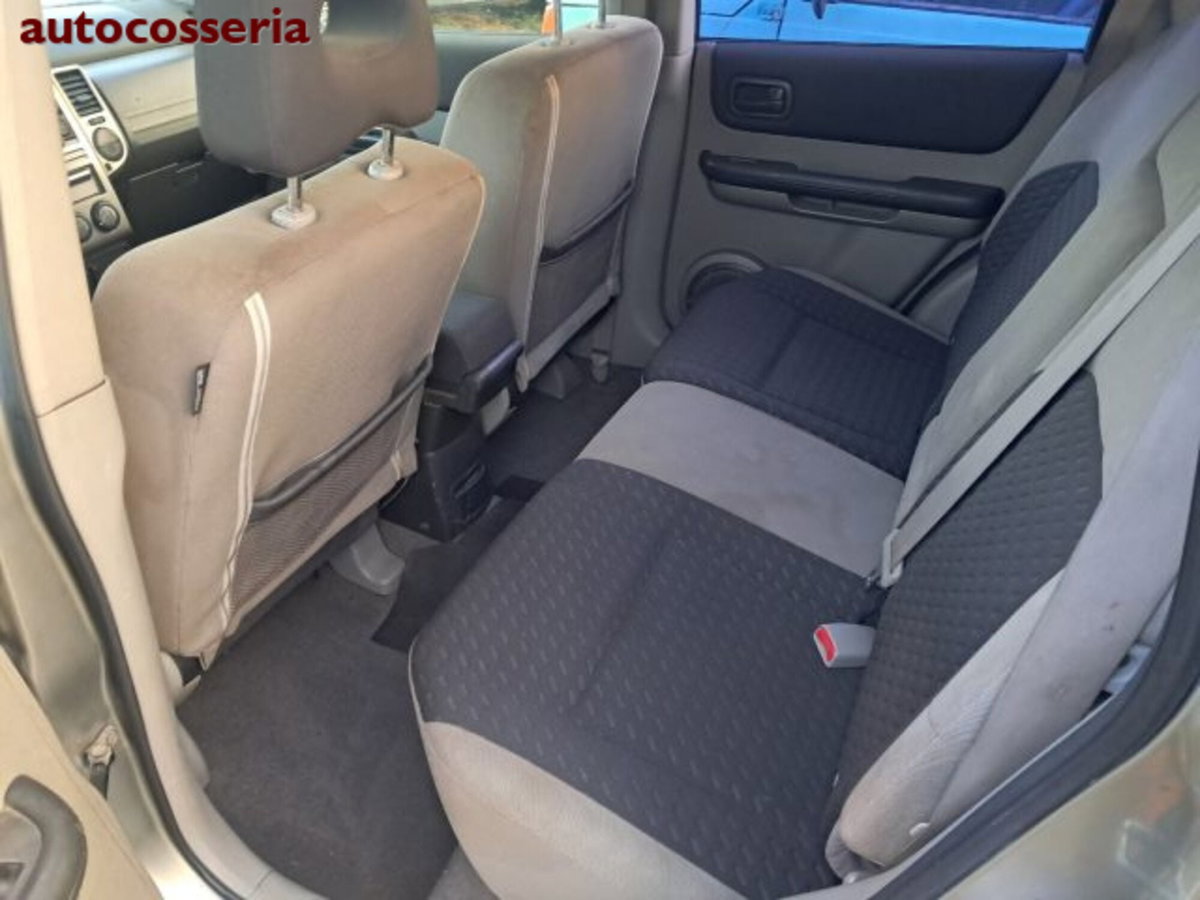 Nissan X-Trail 2.2 TD Di Elegance (9)