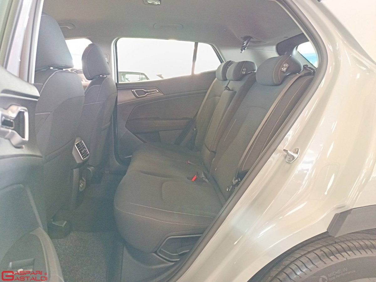 Kia Sportage crdi mhev Business dct7 (6)
