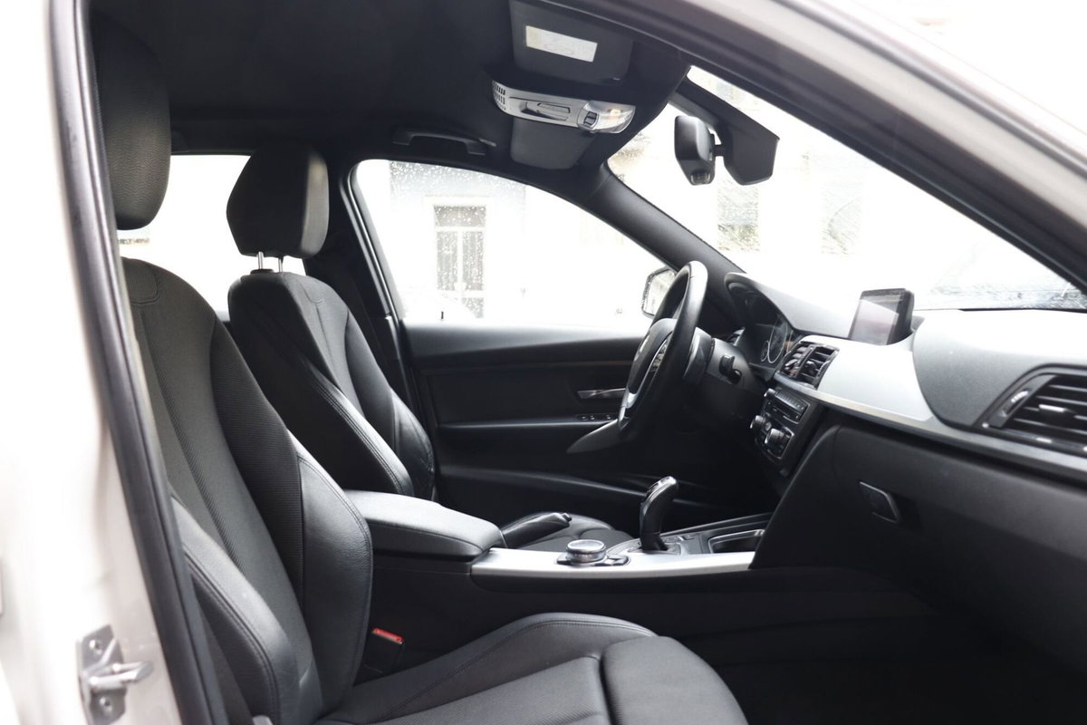 BMW Serie 3 Touring 330dA xDrive  Sport (14)