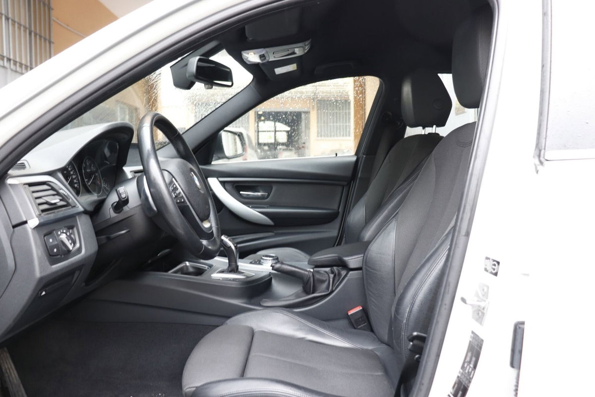 BMW Serie 3 Touring 330dA xDrive  Sport (17)