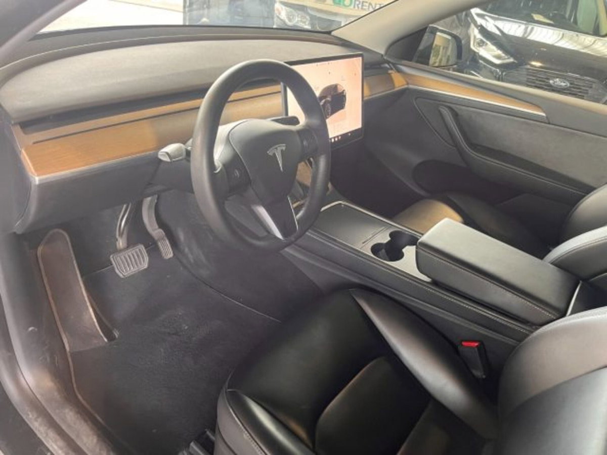 Tesla Model Y Long Range Dual Motor awd (12)