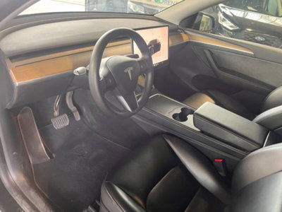 Tesla Model Y Long Range Dual Motor awd (12)