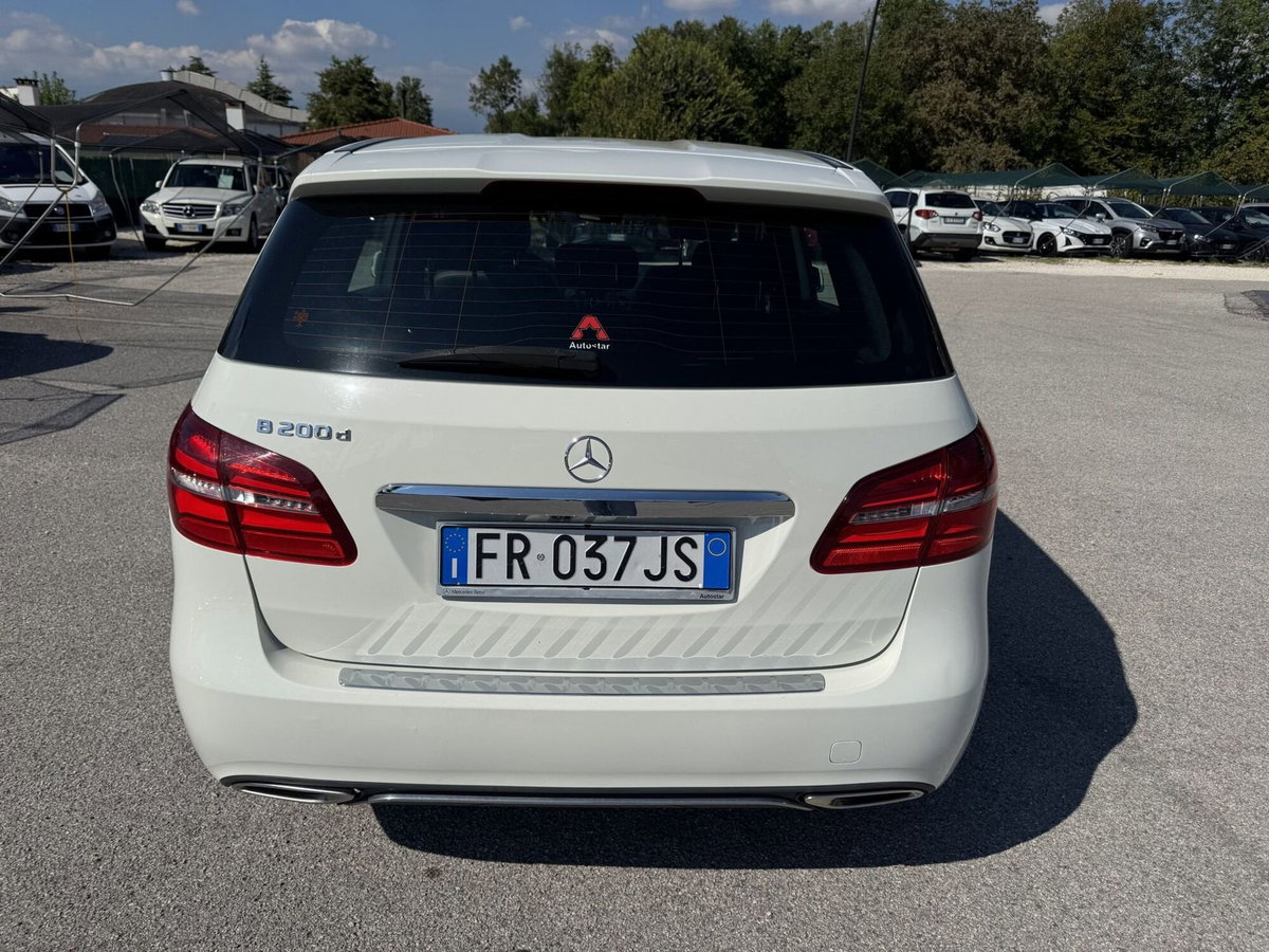 Mercedes-Benz Classe B 200 d Automatic 4Matic Sport (4)