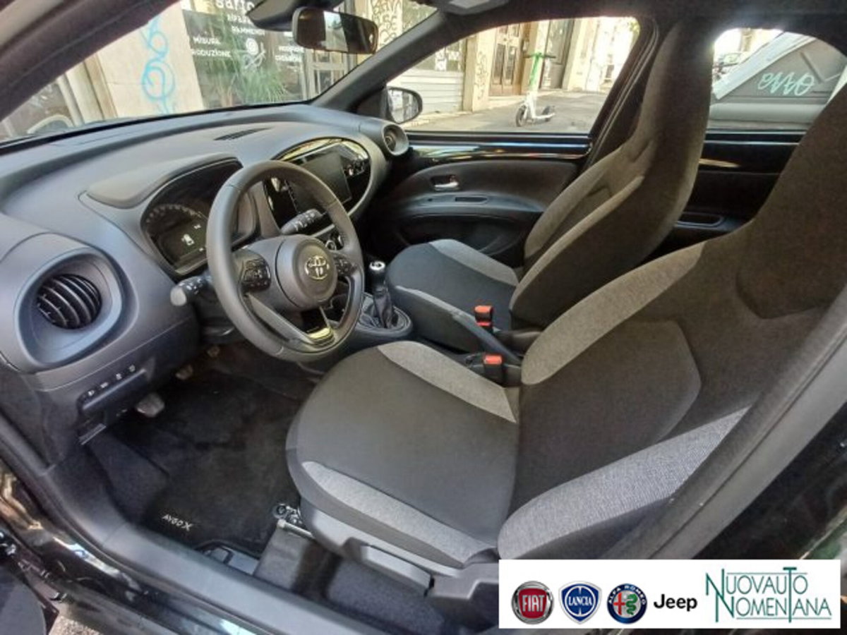 Toyota Aygo X 1.0 VVT-i 72 CV 5 porte Limited Air (10)