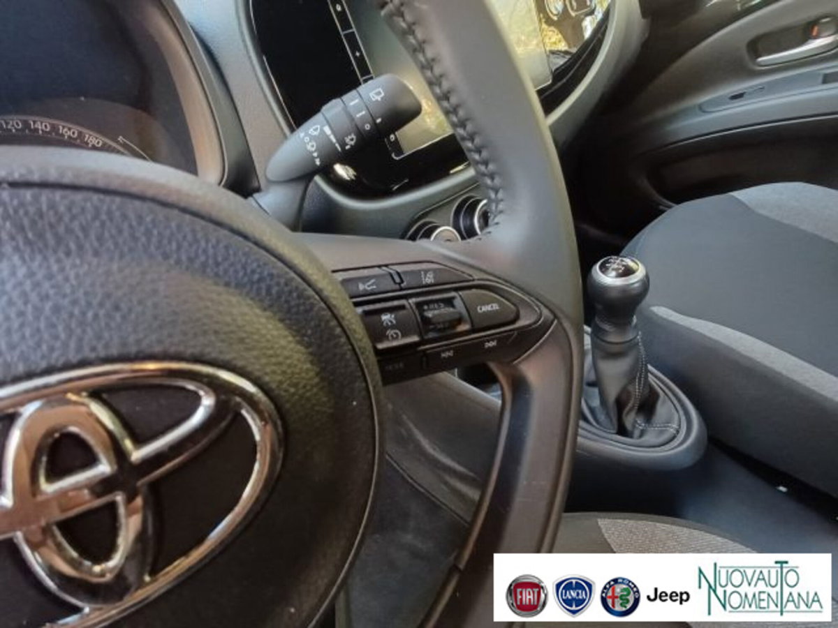 Toyota Aygo X 1.0 VVT-i 72 CV 5 porte Limited Air (15)