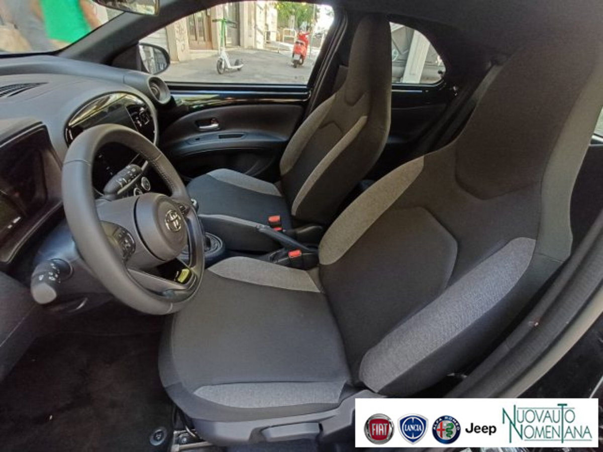 Toyota Aygo X 1.0 VVT-i 72 CV 5 porte Limited Air (19)