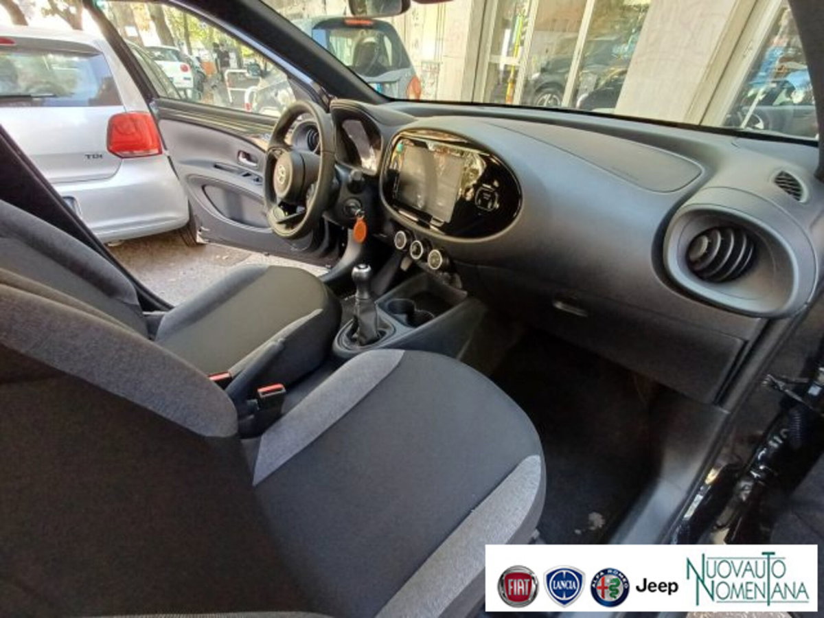 Toyota Aygo X 1.0 VVT-i 72 CV 5 porte Limited Air (20)