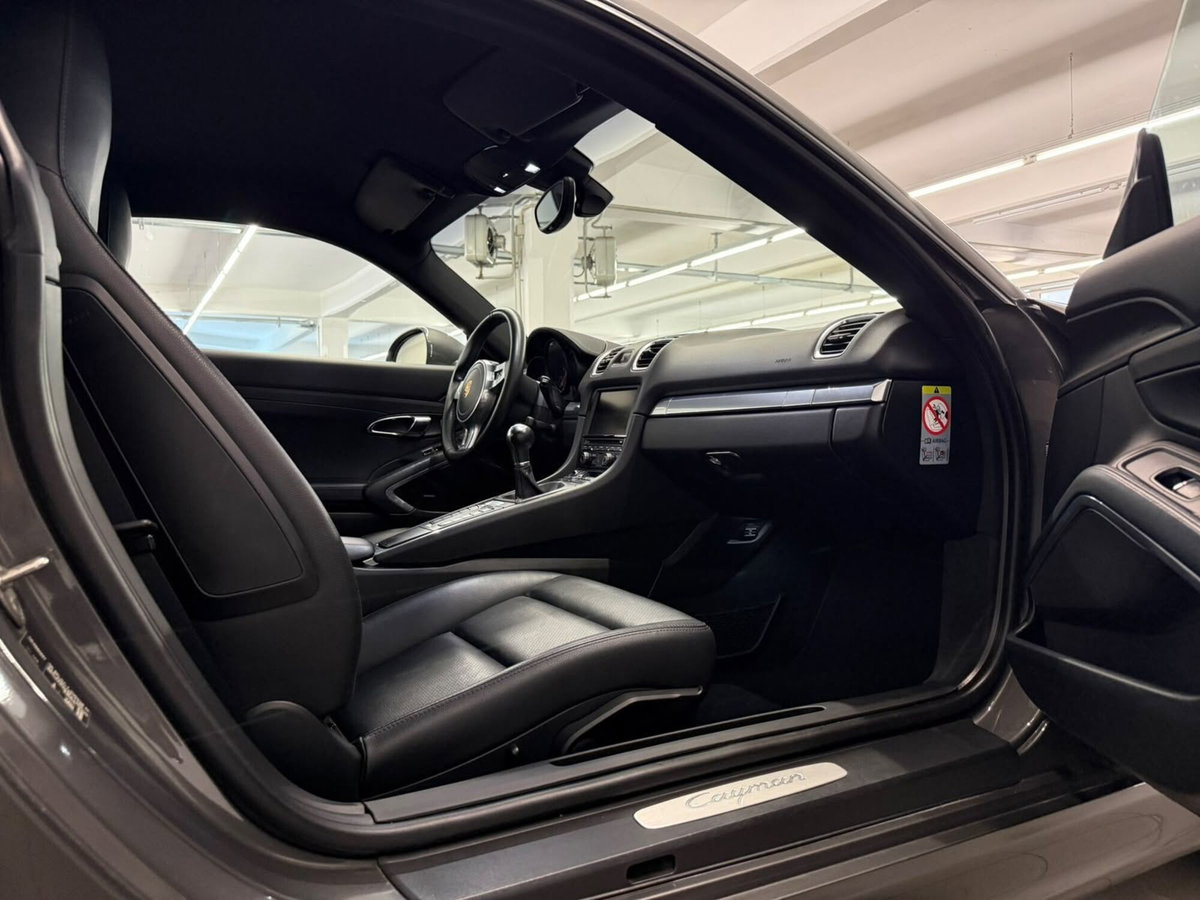 Porsche Cayman 2.7 (5)