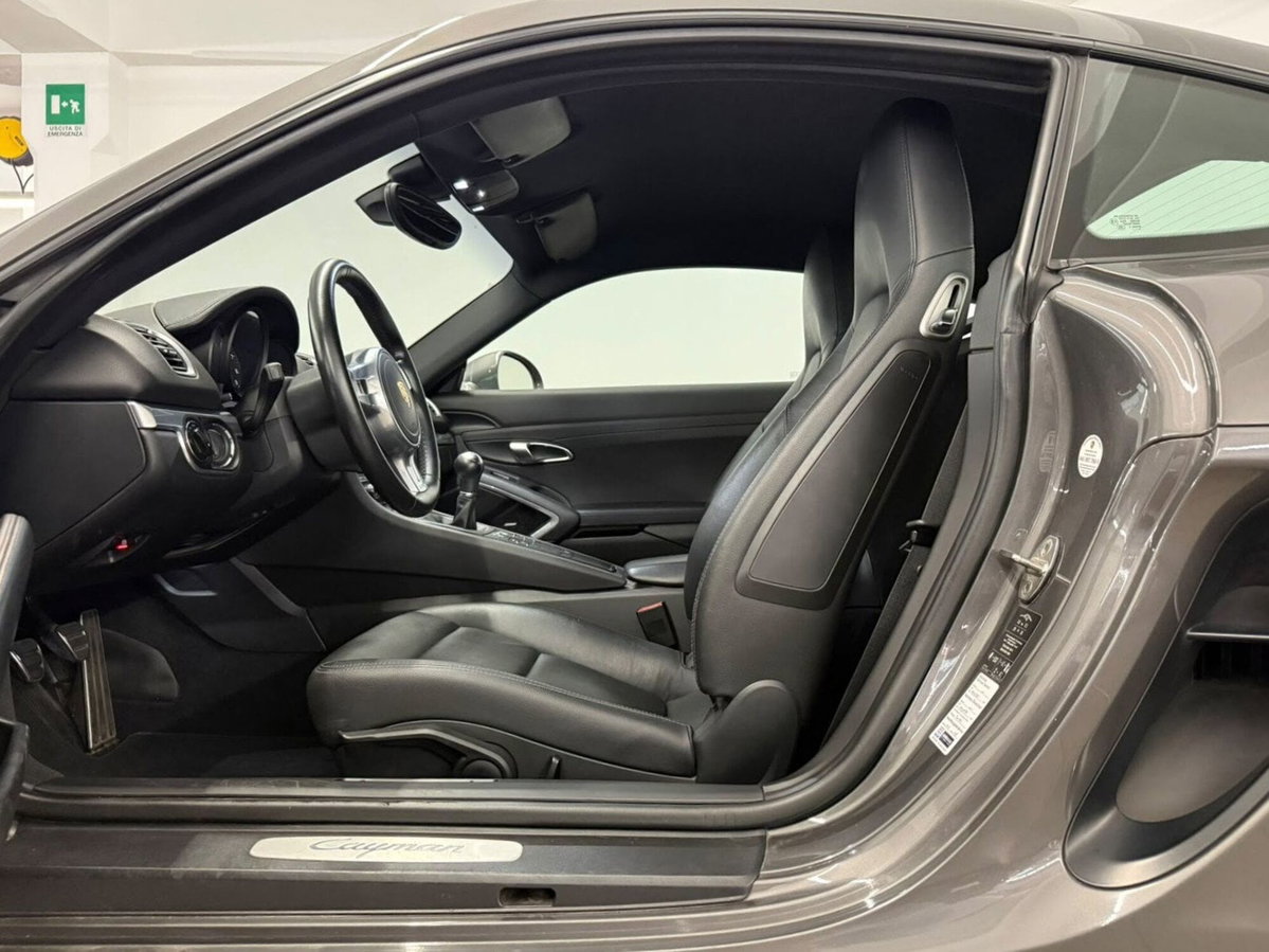 Porsche Cayman 2.7 (6)