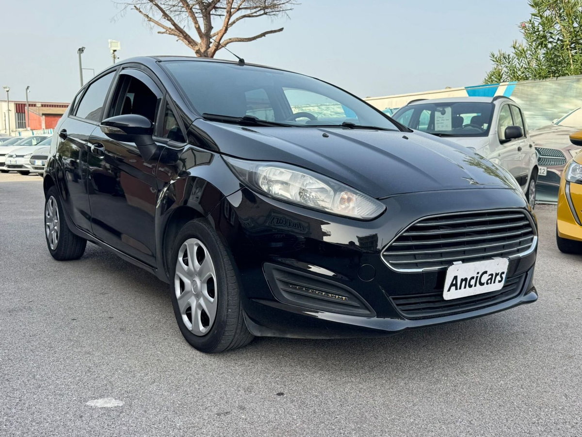 Ford Fiesta 1.4 5 porte Bz.- GPL Titanium (2)