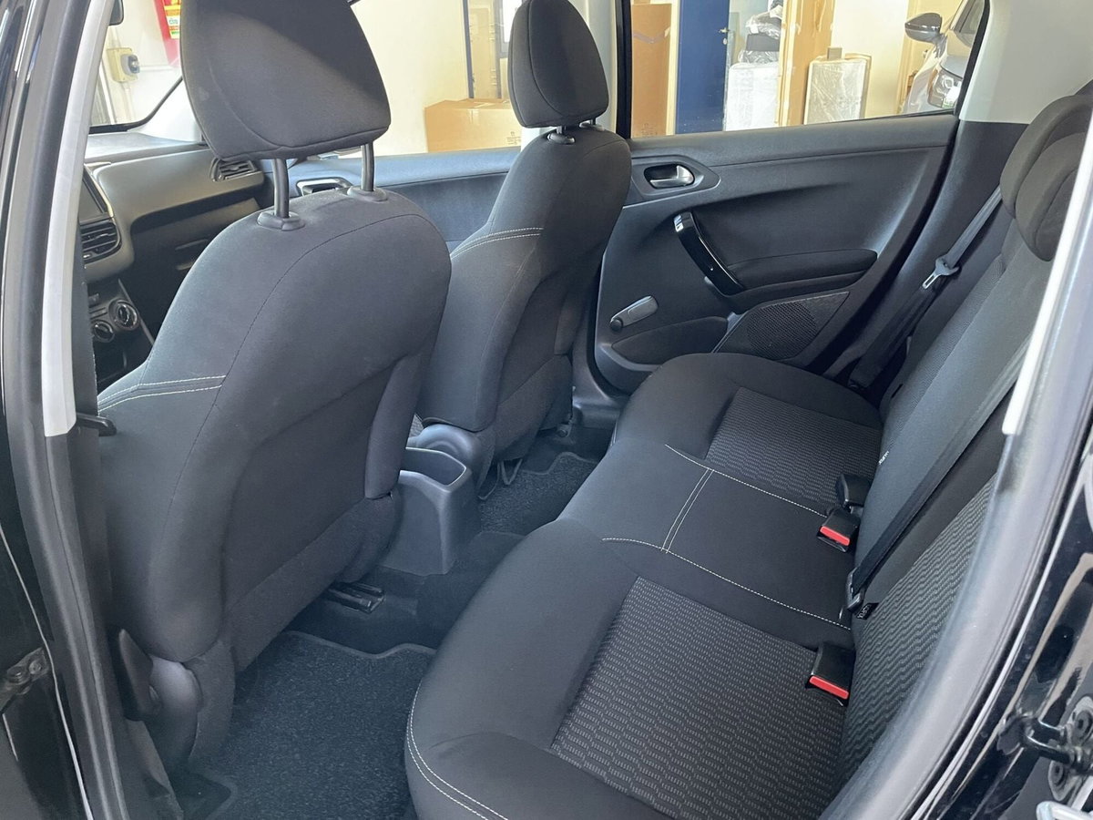 Peugeot 208 82 5 porte Active (10)