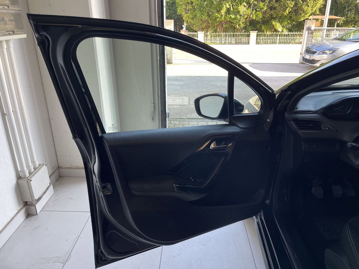 Peugeot 208 82 5 porte Active (9)