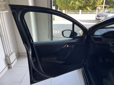 Peugeot 208 82 5 porte Active (9)
