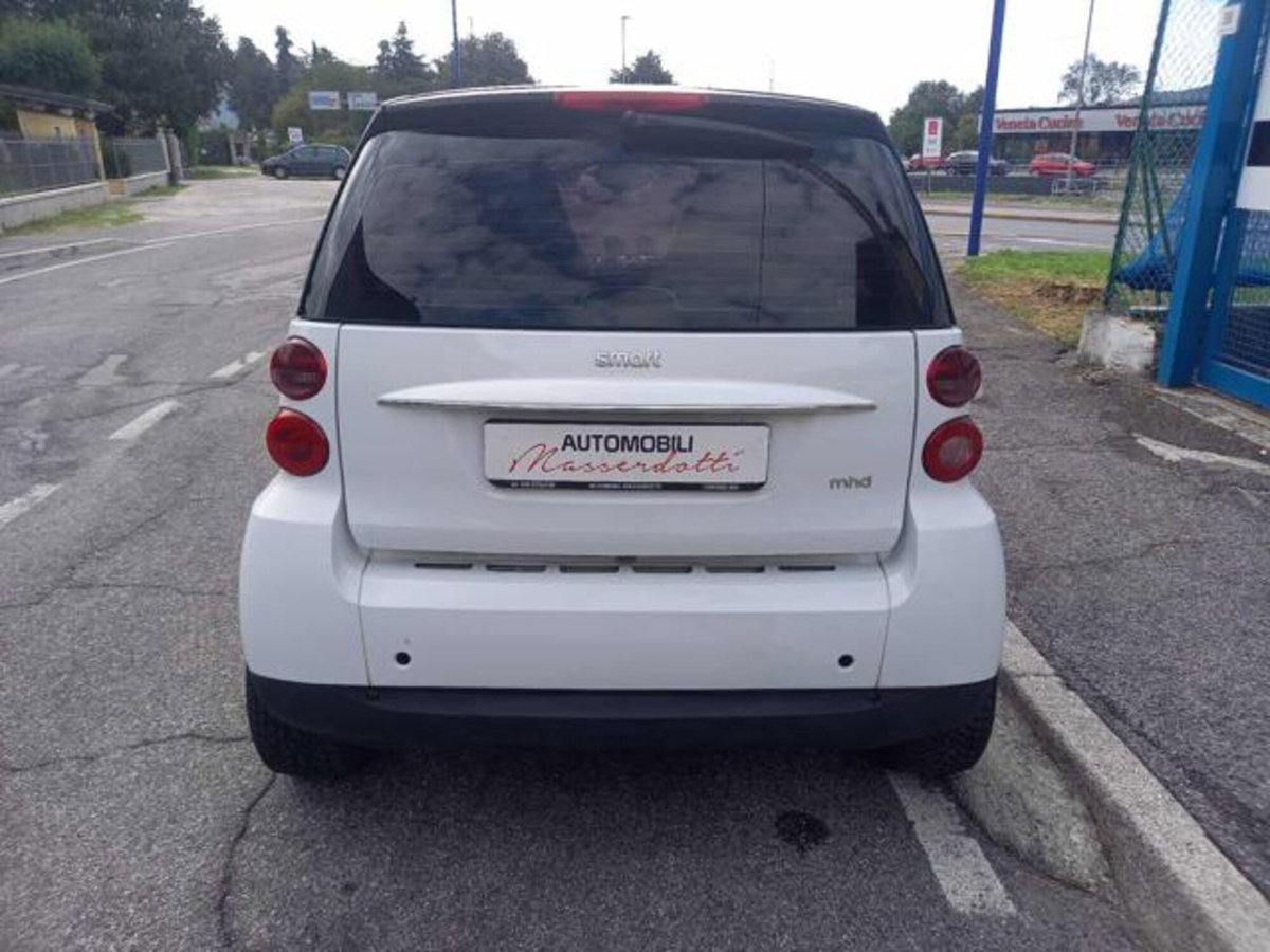 smart Fortwo 1000 52 kW MHD coupé pure (5)