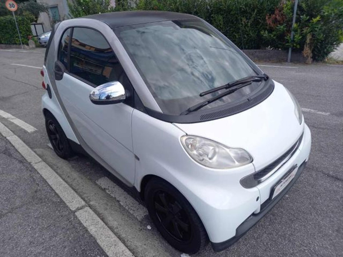 smart Fortwo 1000 52 kW MHD coupé pure (8)