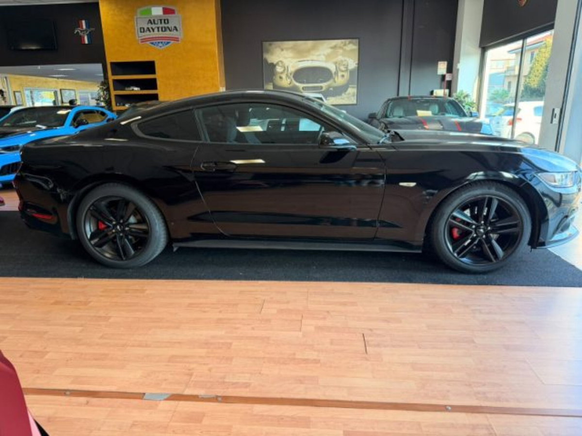Ford Mustang Coupé Fastback 2.3 EcoBoost (10)