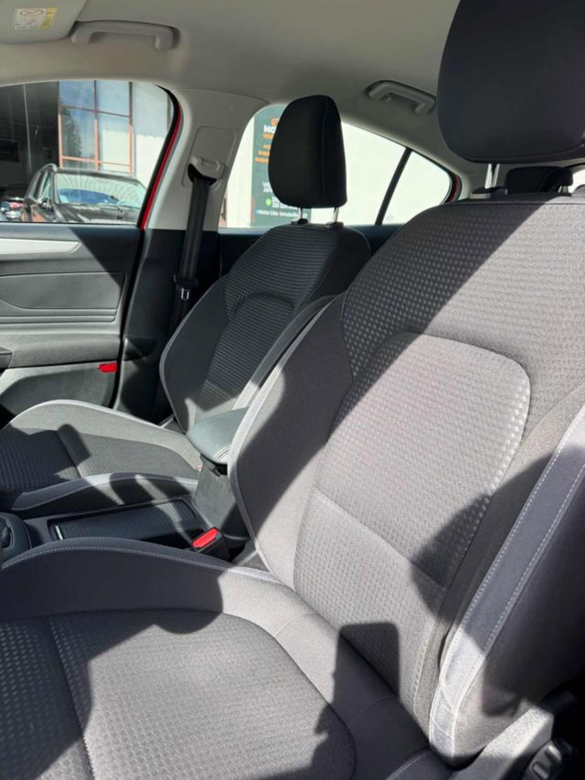 Ford Focus 1.0 EcoBoost 100 CV 5p. Business (10)