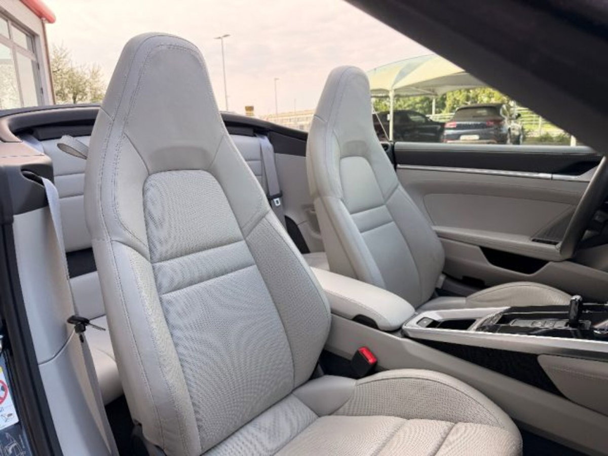Porsche 911 Cabrio Cabrio 3.0 Carrera 4S (12)