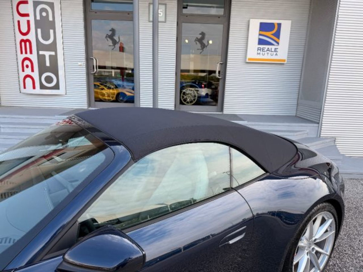 Porsche 911 Cabrio Cabrio 3.0 Carrera 4S (7)