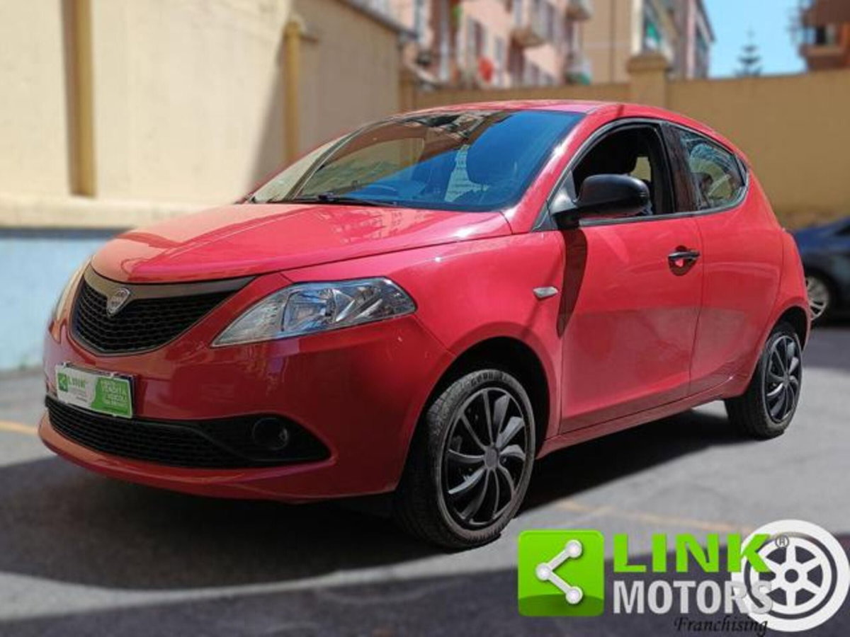 Lancia Ypsilon 1.2 69 CV 5 porte Platinum