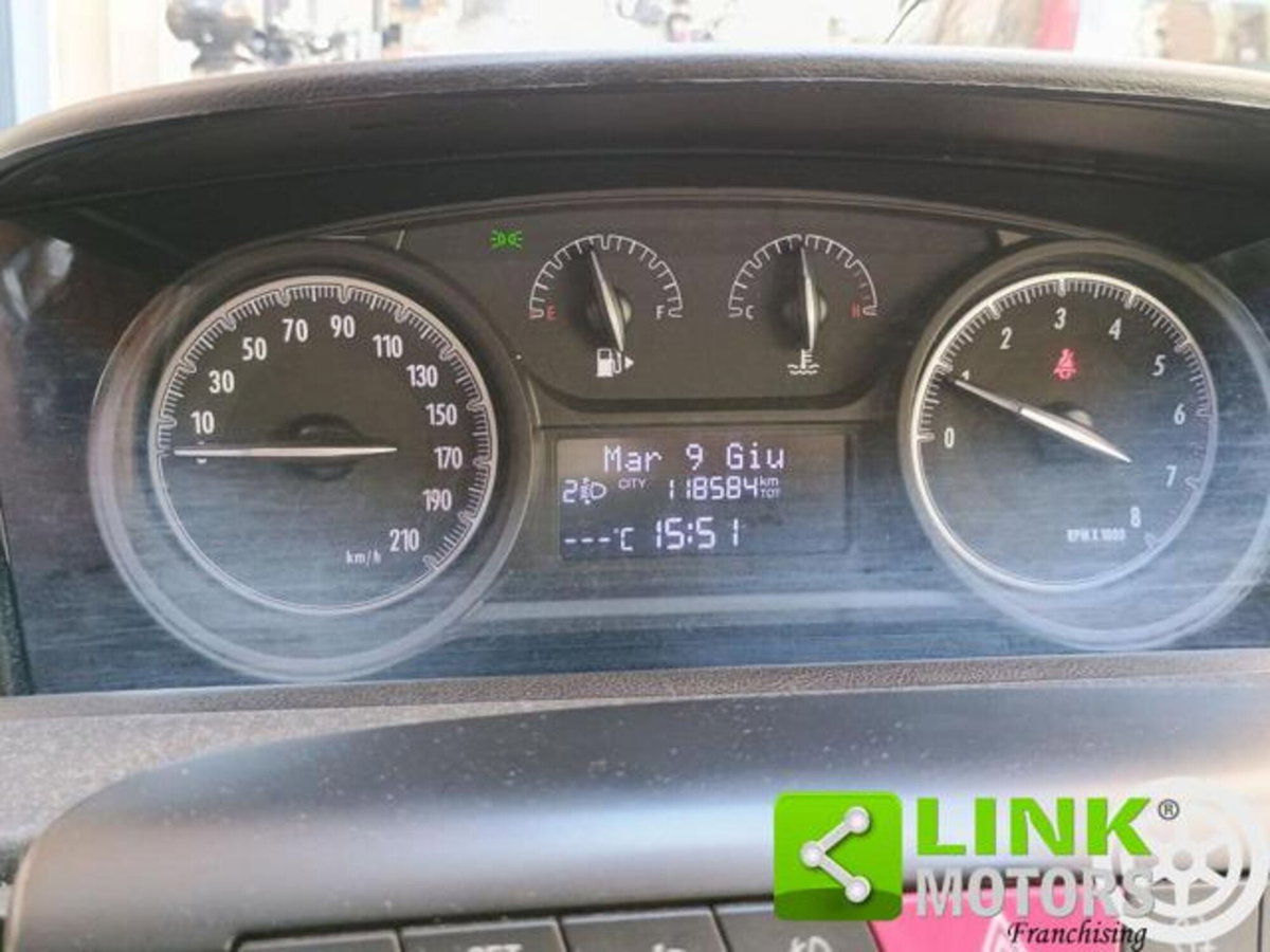 Lancia Ypsilon 1.2 69 CV 5 porte Platinum (12)