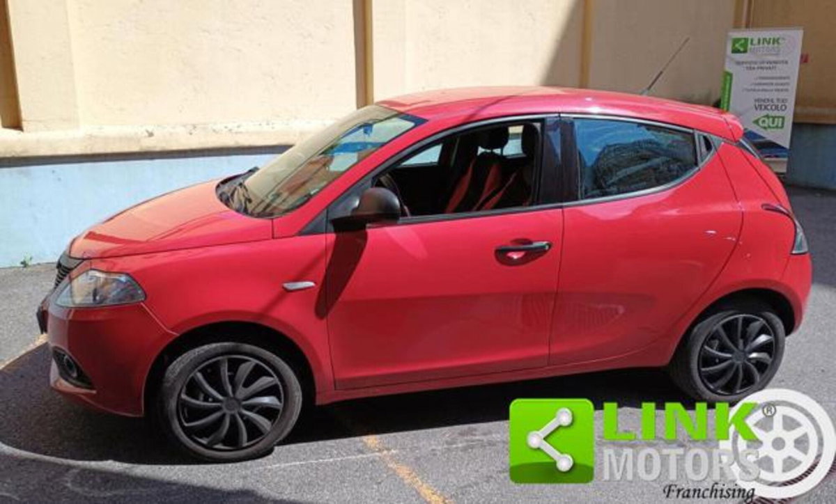 Lancia Ypsilon 1.2 69 CV 5 porte Platinum (5)
