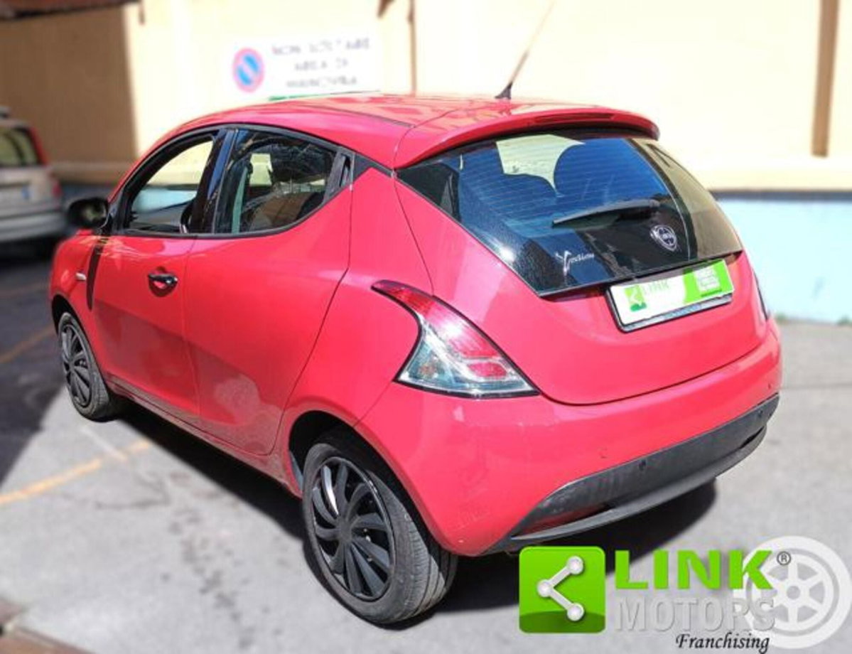 Lancia Ypsilon 1.2 69 CV 5 porte Platinum (6)