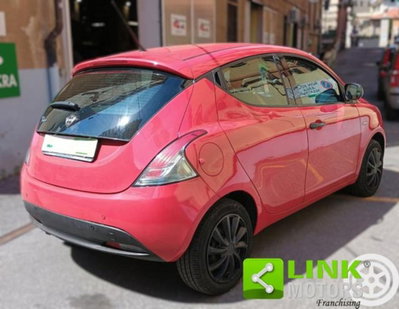 Lancia Ypsilon 1.2 69 CV 5 porte Platinum (8)
