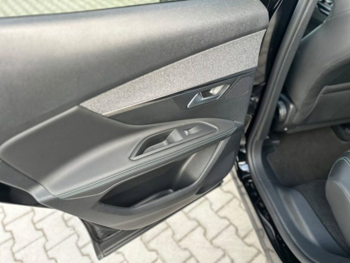 Peugeot 3008 BlueHDi 130 S&S EAT8 Allure Pack (15)