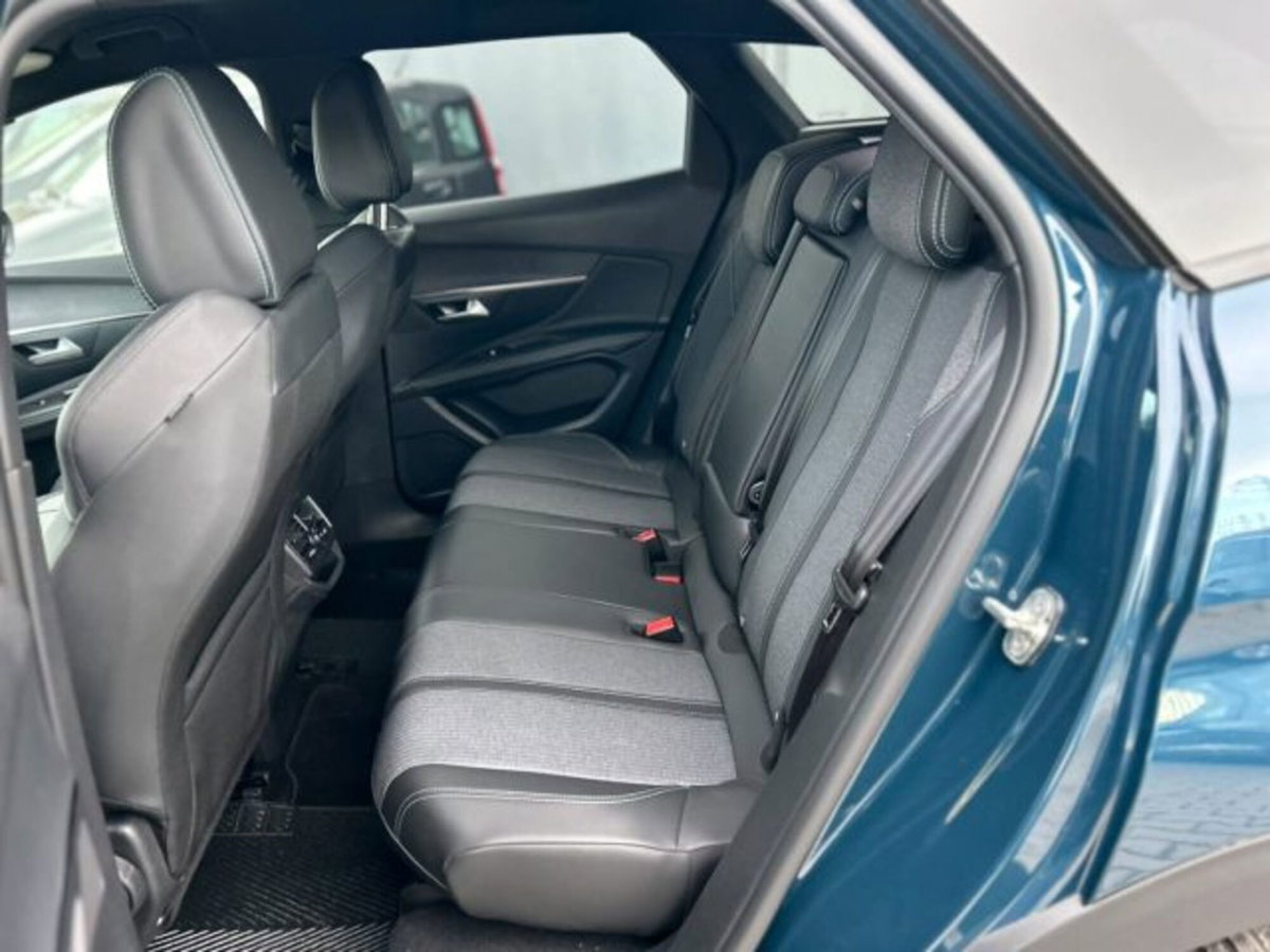 Peugeot 3008 BlueHDi 130 S&S EAT8 Allure Pack (17)