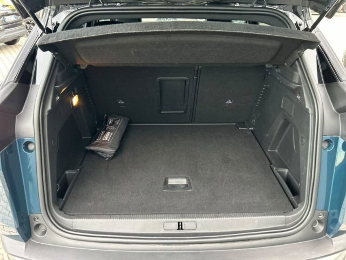 Peugeot 3008 BlueHDi 130 S&S EAT8 Allure Pack (18)