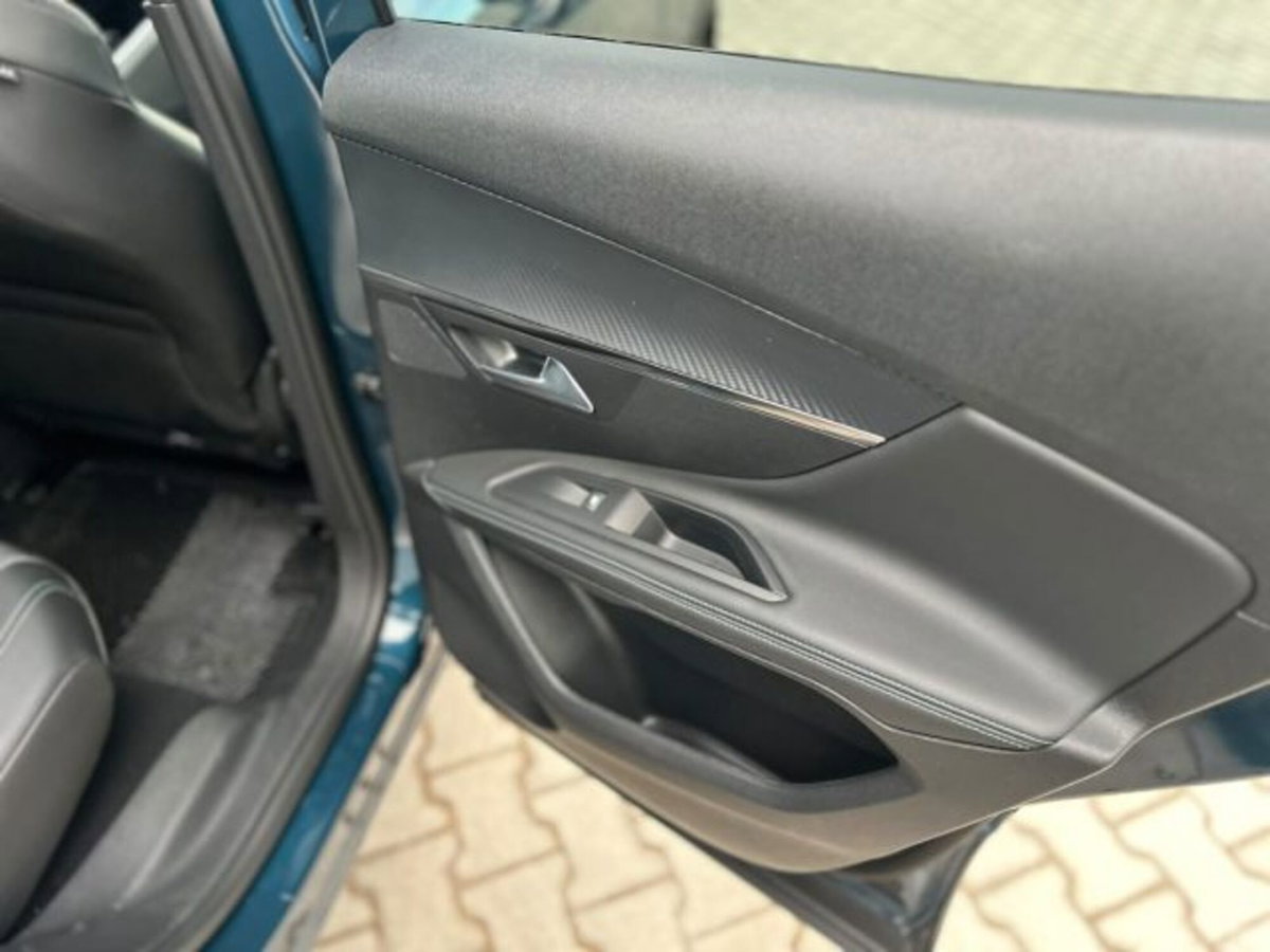 Peugeot 3008 BlueHDi 130 S&S EAT8 Allure Pack (20)