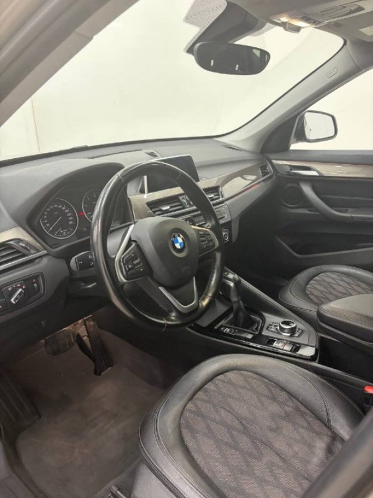 BMW X1 sDrive18d xLine Plus (12)
