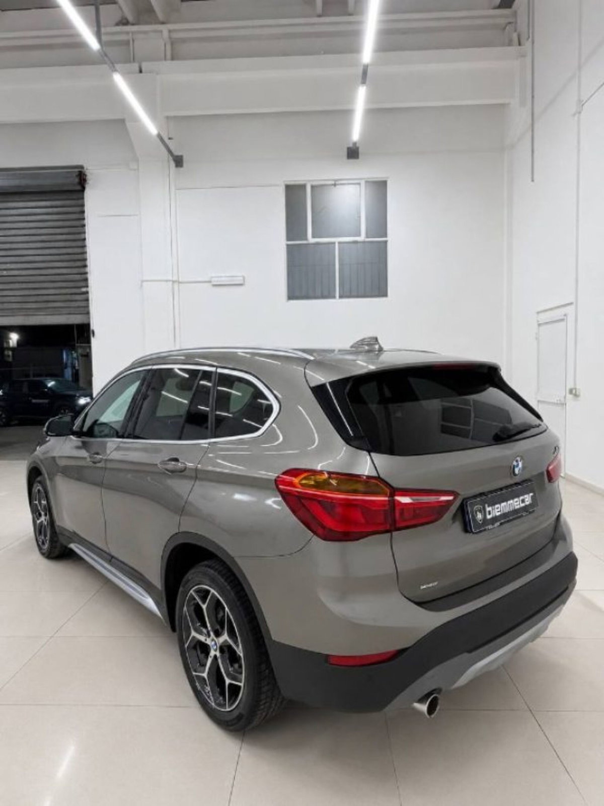 BMW X1 sDrive18d xLine Plus (4)
