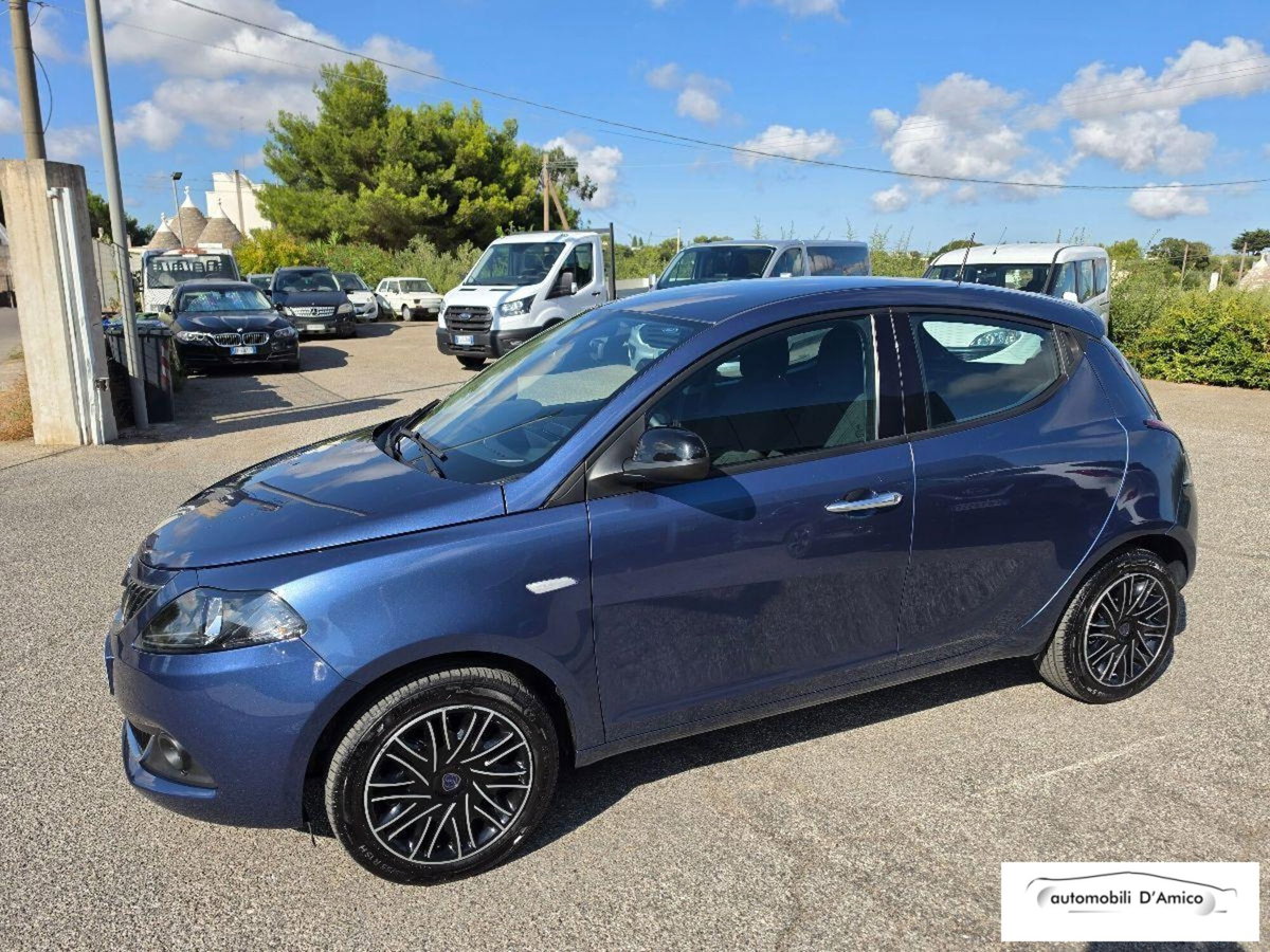 Lancia Ypsilon 1.0 FireFly 5 porte S&S Hybrid Gold Plus
