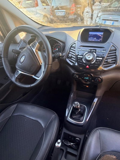 Ford EcoSport 1.5 TDCi 95 CV Titanium (10)