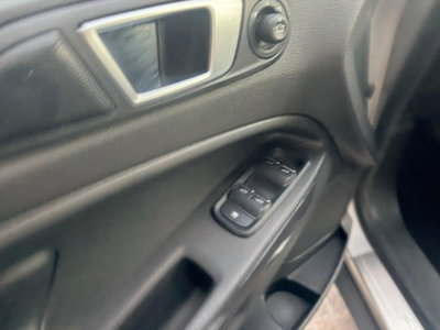 Ford EcoSport 1.5 TDCi 95 CV Titanium (7)