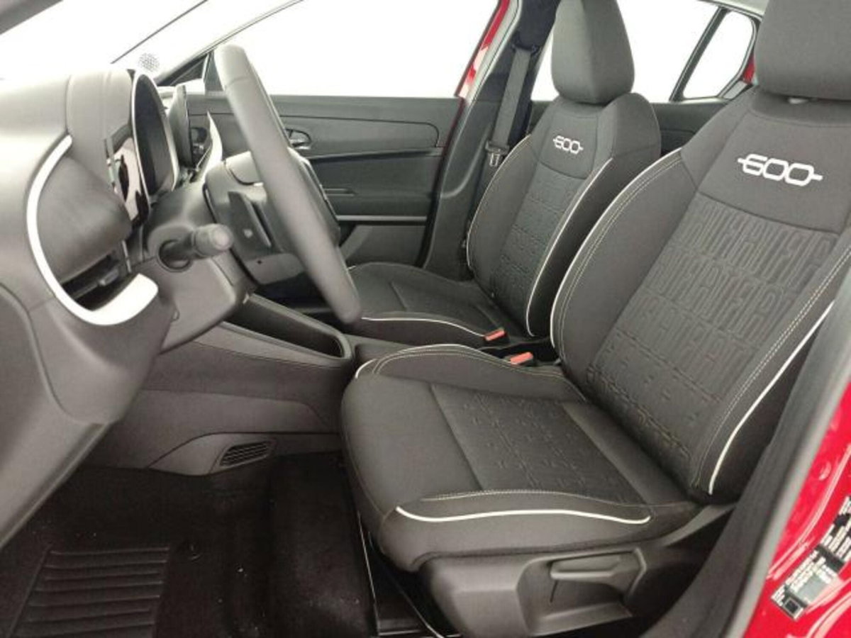 Fiat 600 1.2 hybrid 110cv auto (11)
